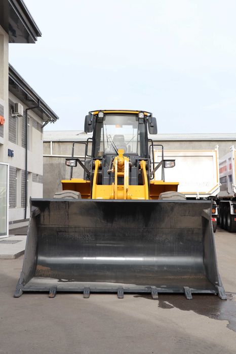 Фронтал Погрузчик 3,3 кубали, Базада мавжуд, Кредит/Лизинг