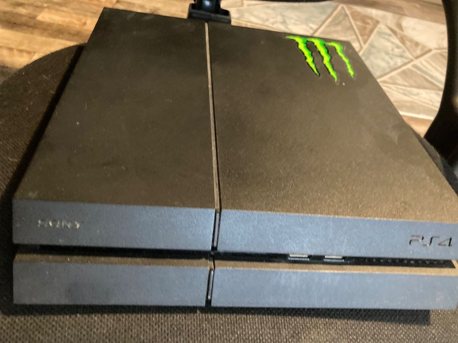 Ps4със волан добро състояние