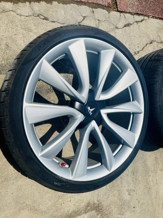 Tesla Model Y Tesla model 3 20 цола