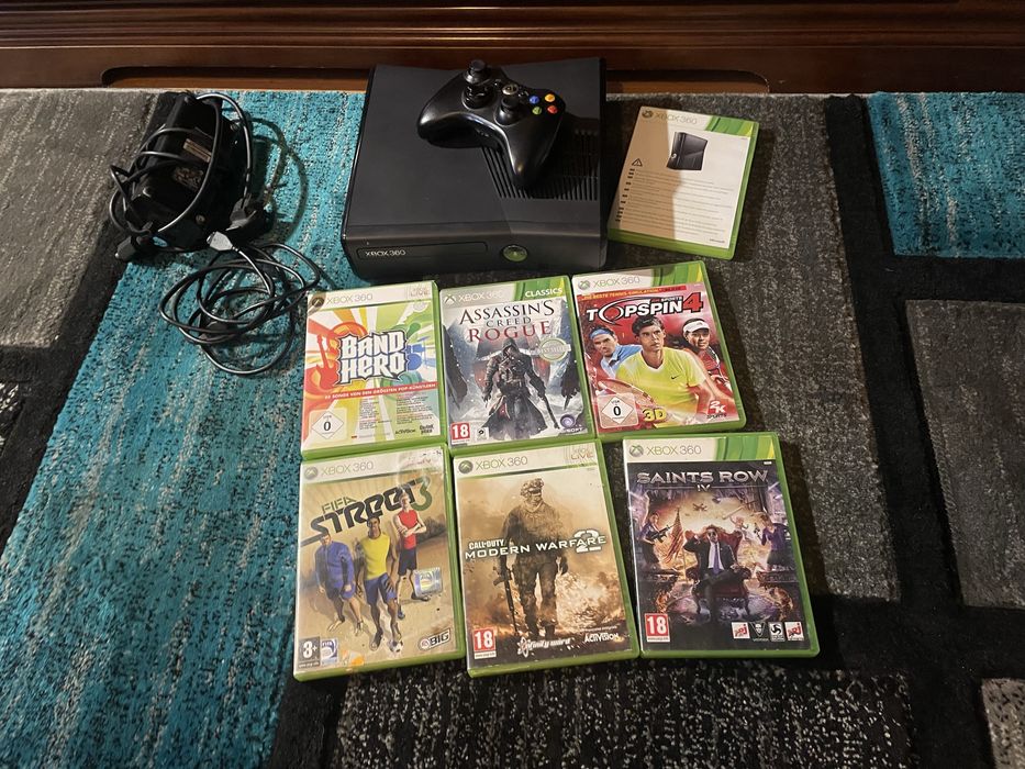 Xbox 360 Slim (250 GB)