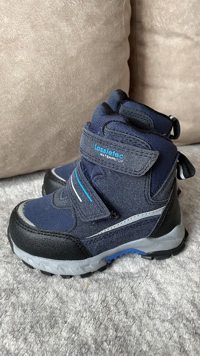 Продам ботинки на мальчика 22 размер