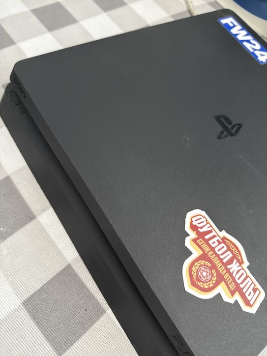 PlayStation 4 slim