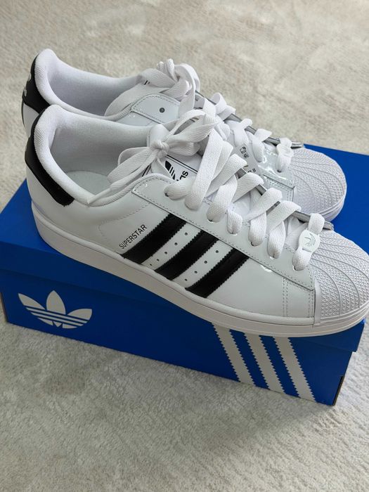 Продам кроссовки Adidas Superstar