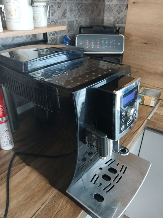 Vand exprresor Delonghi