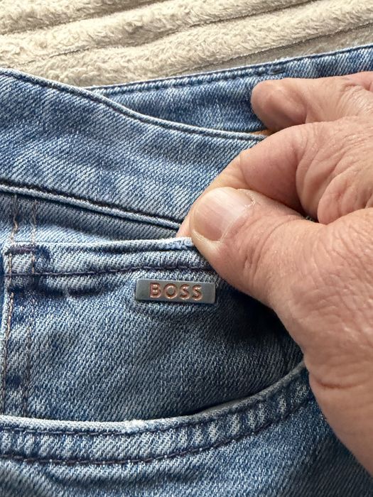 Hugo Boss,blugi pt.bărbați,măr.M-L(33/30)