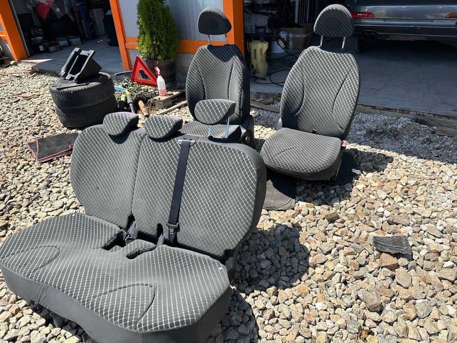 Седалки за Нисан микра