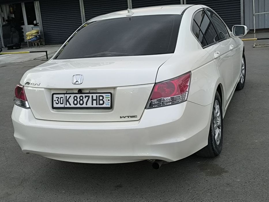 Автомобиль Хонда Аккорд