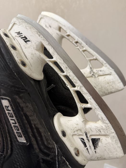 Хоккейные коньки Bauer