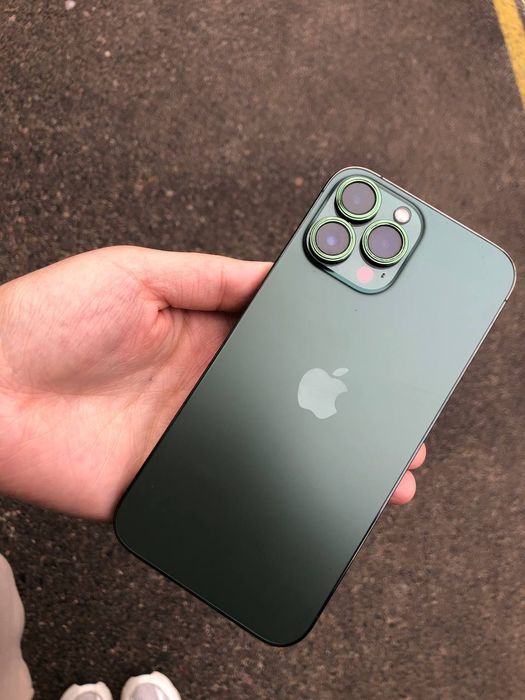 Продаю свой айфон 13 prо мах 
Состояние_Идеальное
Ёмкость_83%
Память_1