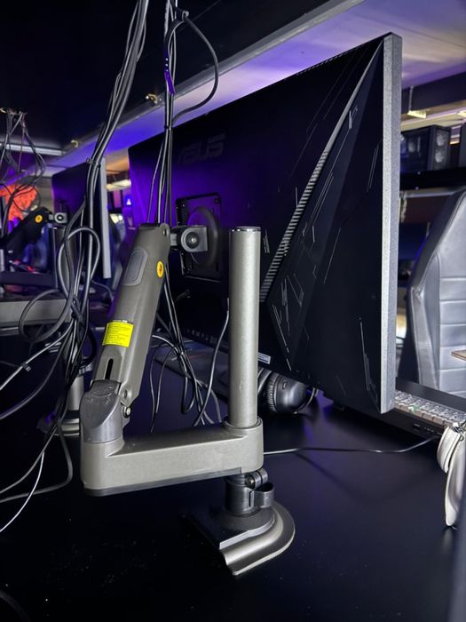 Продам мониторы для компьютерного клуба