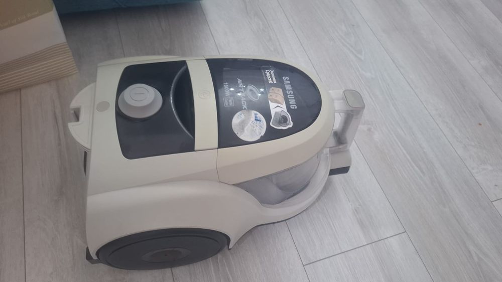 Срочно продам пылесос