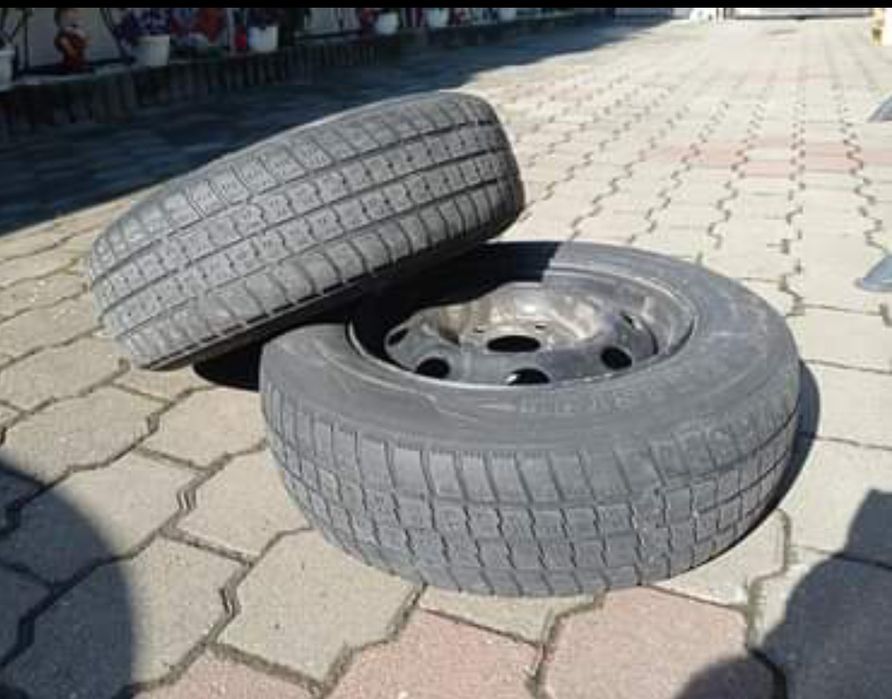 Vând cauciucuri de iarna second-hand
