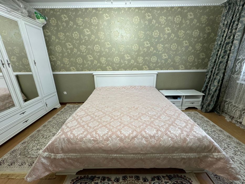 Спальный гарнитур б/у