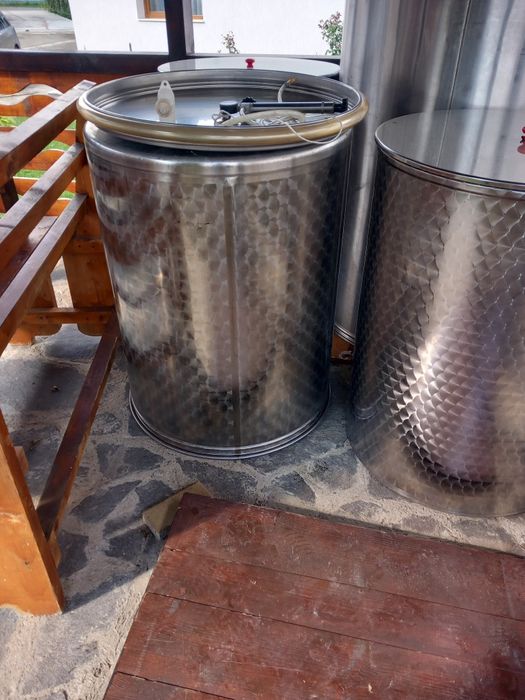 Butoaie inox pentru vin