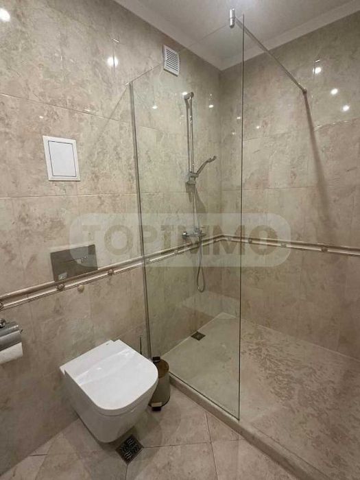 Дава се под наем Двустаен апартамент в Варна, Център - 82 кв.м за 1000 € - Снимка #11