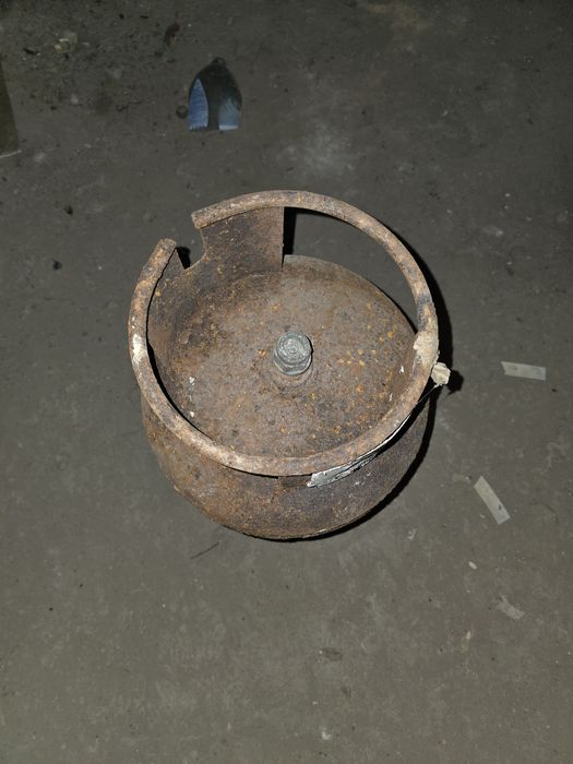 Газовый баллон старый