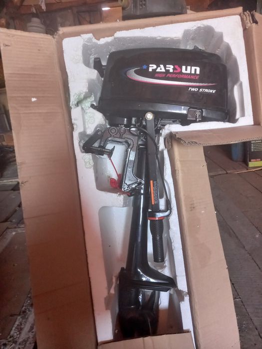 Продам мотор для моторной лодки.