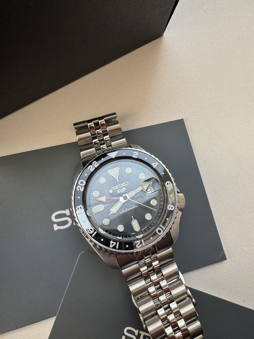 Ceas Seiko 5 GMT automatic impecabil