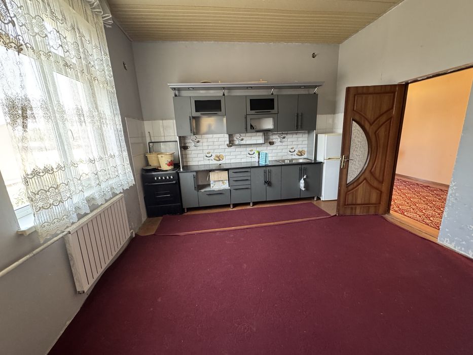 Namunaviy hovli ijaraga beriladi