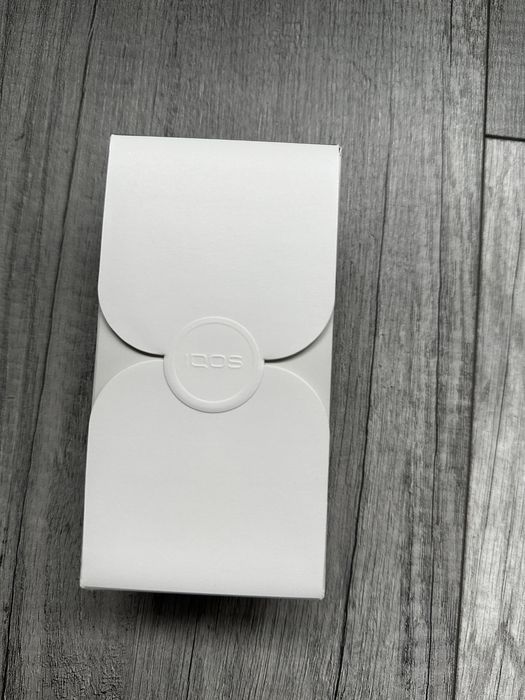 Iqos iluma i negru nou