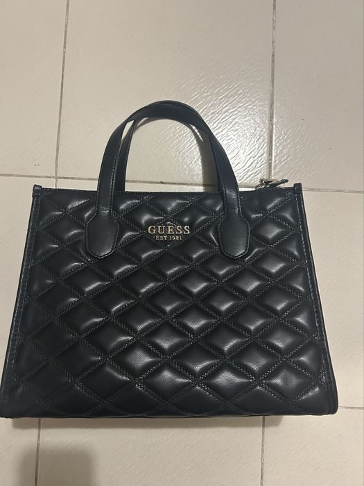 Guess черна чанта