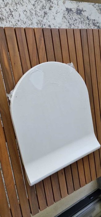 Vas WC suspendat, alb, Seramikson si capac aferent soft close, accesorii montaj aferente