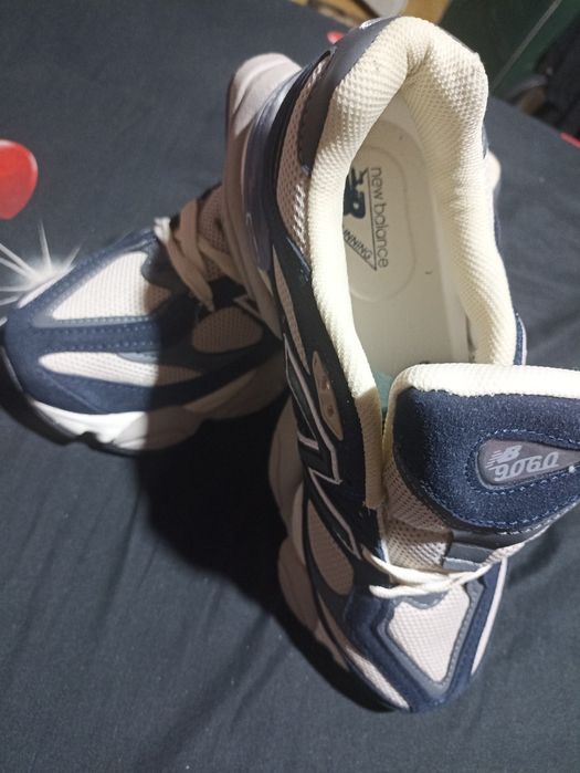 Adidasi new balance 9060