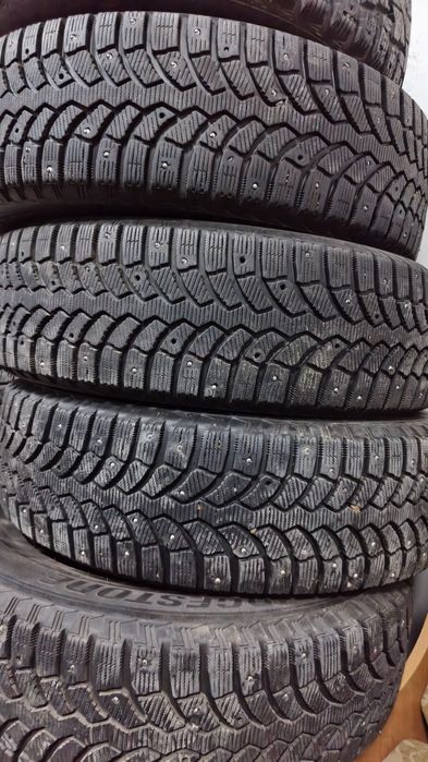 Продам зимние шины 215/70/16