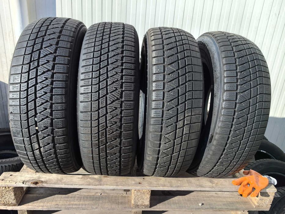 215/70/16 Кумхо ДОТ 2023 г - Със забележка !