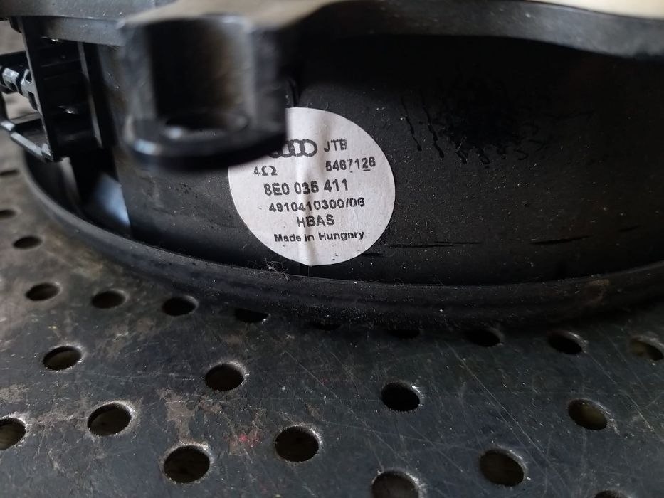Boxa audio stanga fata audi a4 b7 8e 8e0035411