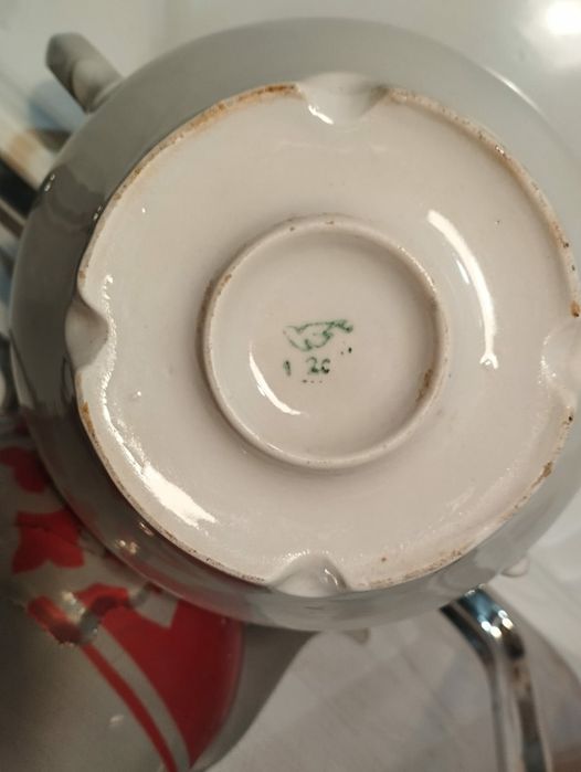 Продам фарфоровые чайники