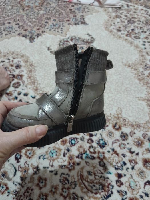 Продаю детский сапоги