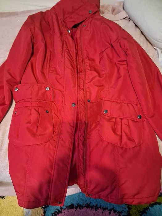 Отдам даром куртки и подростковые вещи для девочки