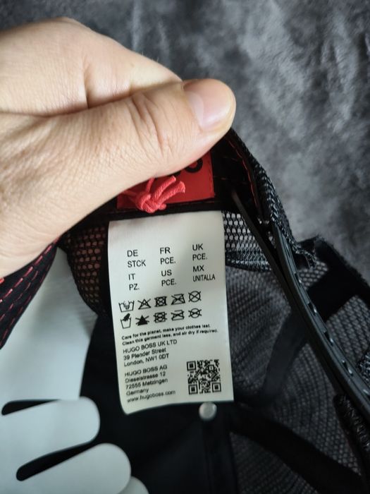 Hugo șapcă unisex cu plasa și logo mare roșu noua originala