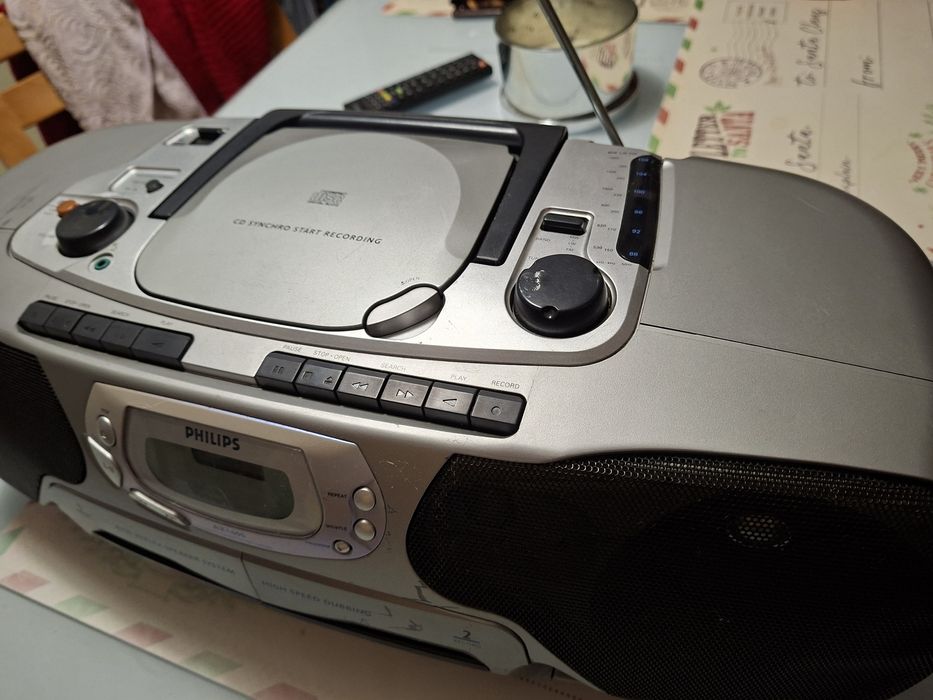 Philips AZ1605, Radiocasetofon cu CD, radio 3 benzi( Antena Satelor)