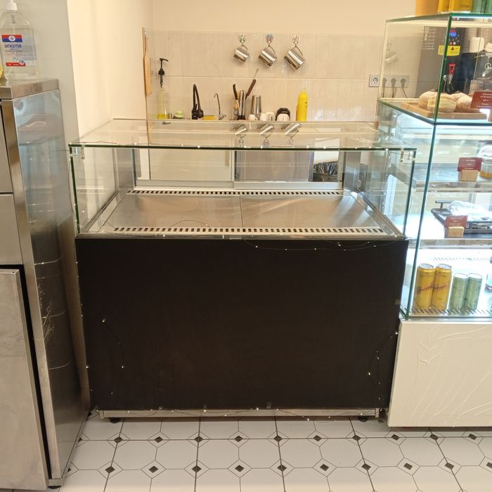 Продам ветрина холодильник