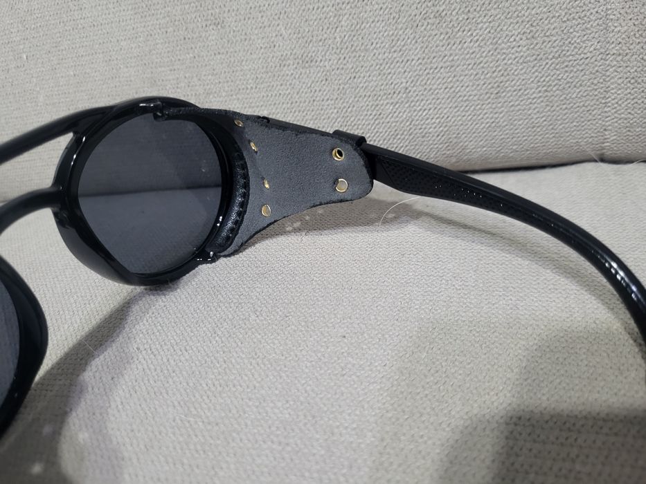 Продавам слънчеви очила