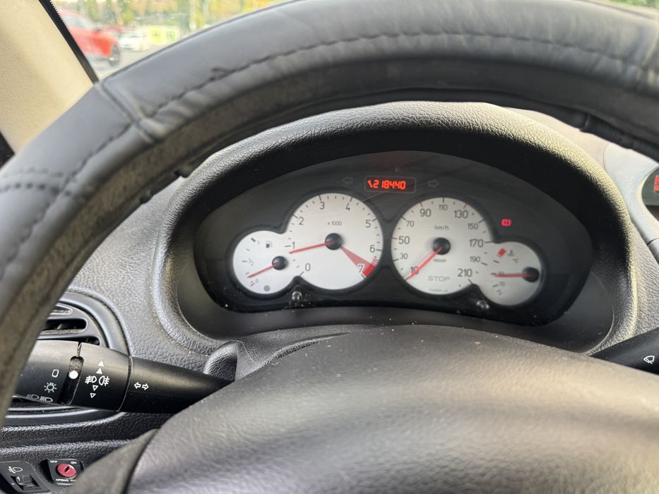 PEUGEOT 206