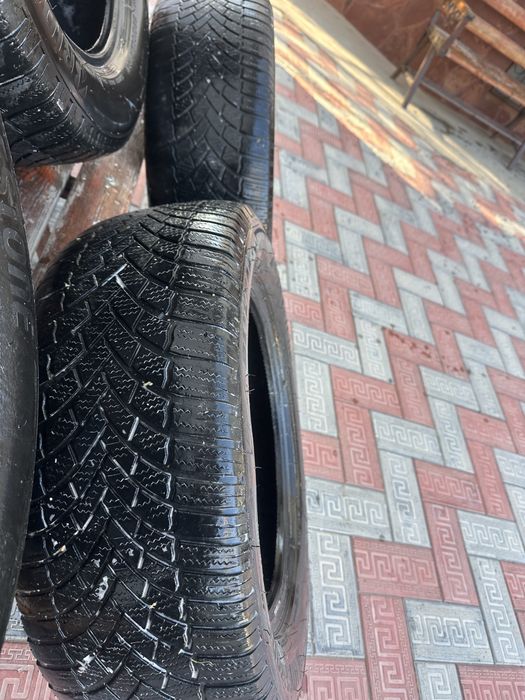 Комплект зимних шин Bridgestone