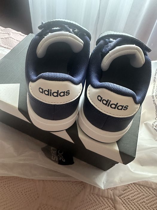 Маратонки adidas