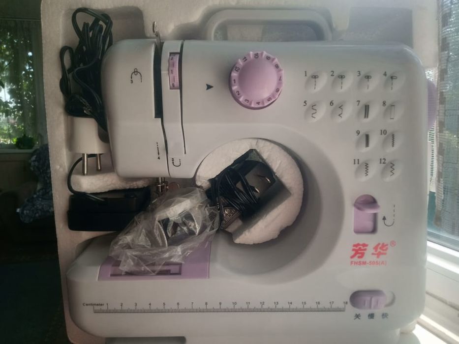 Продам швейную машинку