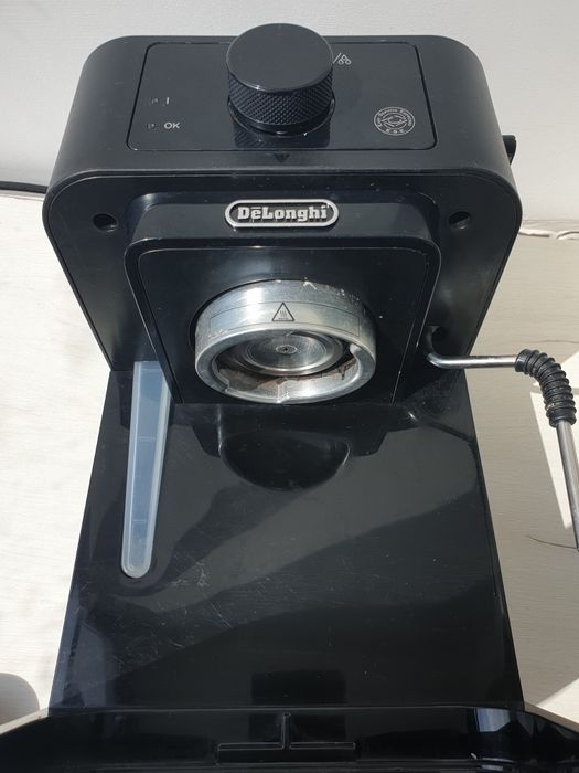 Кафемашина DeLonghi EC235.BK