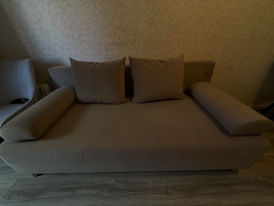 Продам диван б/у в хорошем состояние