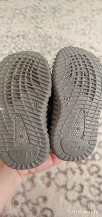 Детские кроссовки изи