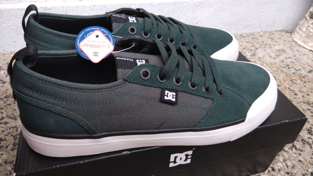 Кецове DC Evan Smith