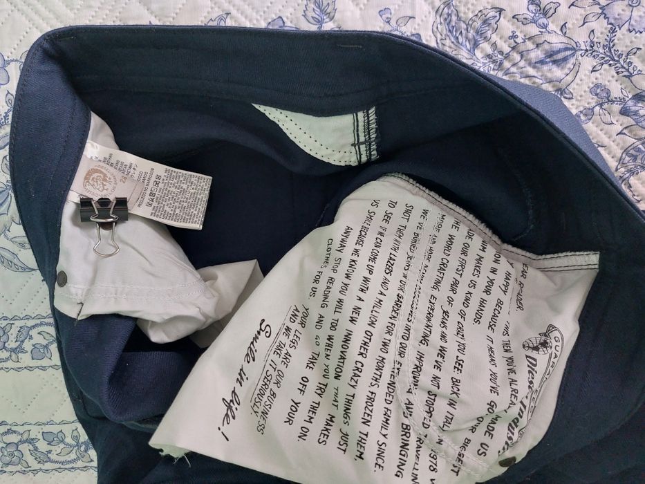 Jeans Diesel , model Thavar, mărimea 28, noi