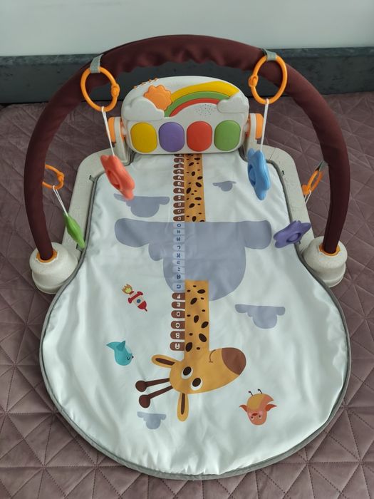 Slatea interactiva pentru bebelusi cu lumini si melodii