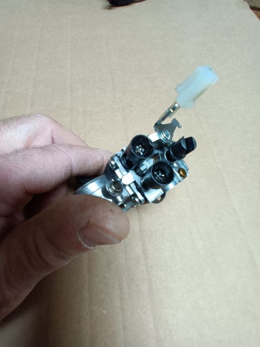 Части за щил бобина и карбуратор