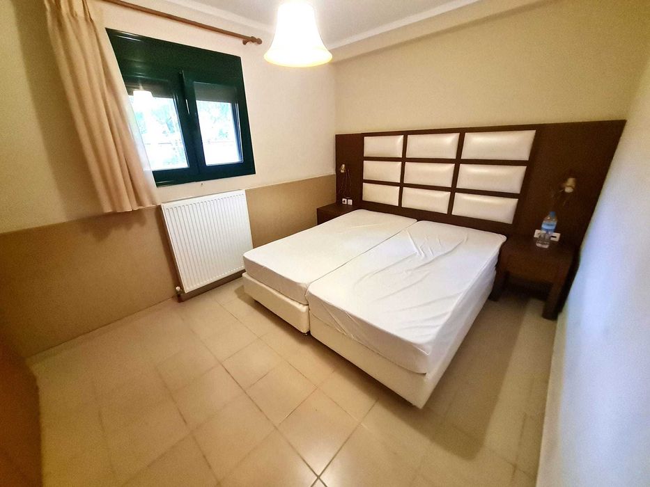 Продава къща - мезонет 90 м2 и двор 120 м2 в Аспровалта, Гърция