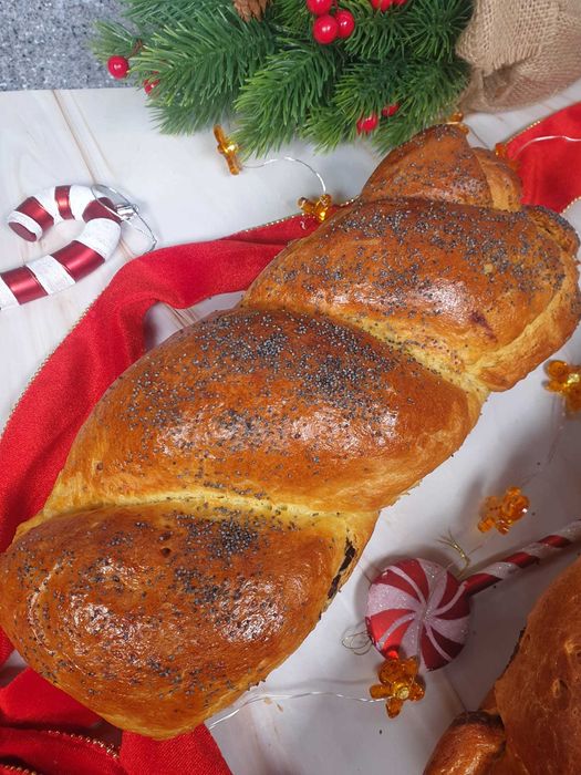 Cozonac de casa cu fistic , nuca sau de post